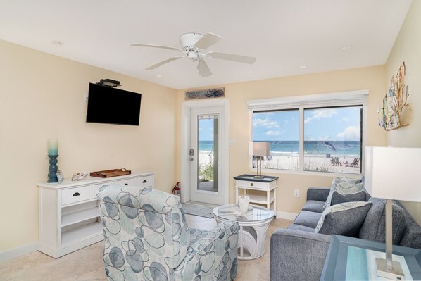Living room with full gulf views - All newly renovated June 2025