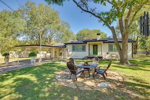 Outdoor Space | Hammock | Cornhole | Outdoor Dining