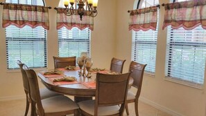 Dining room for 6 people