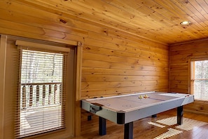 Spielezimmer