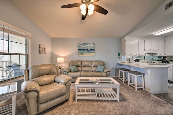 Panama City Beach Vacation Rental | 1 Story | 1BR | 1BA | 608 Sq Ft