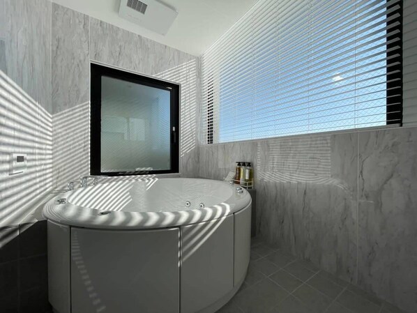 Jacuzzi