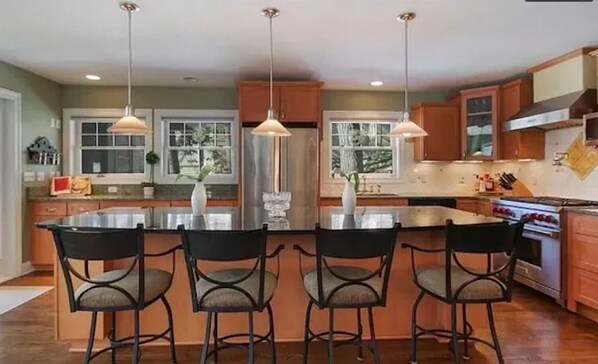The large open floorplan is great for enteraining. 