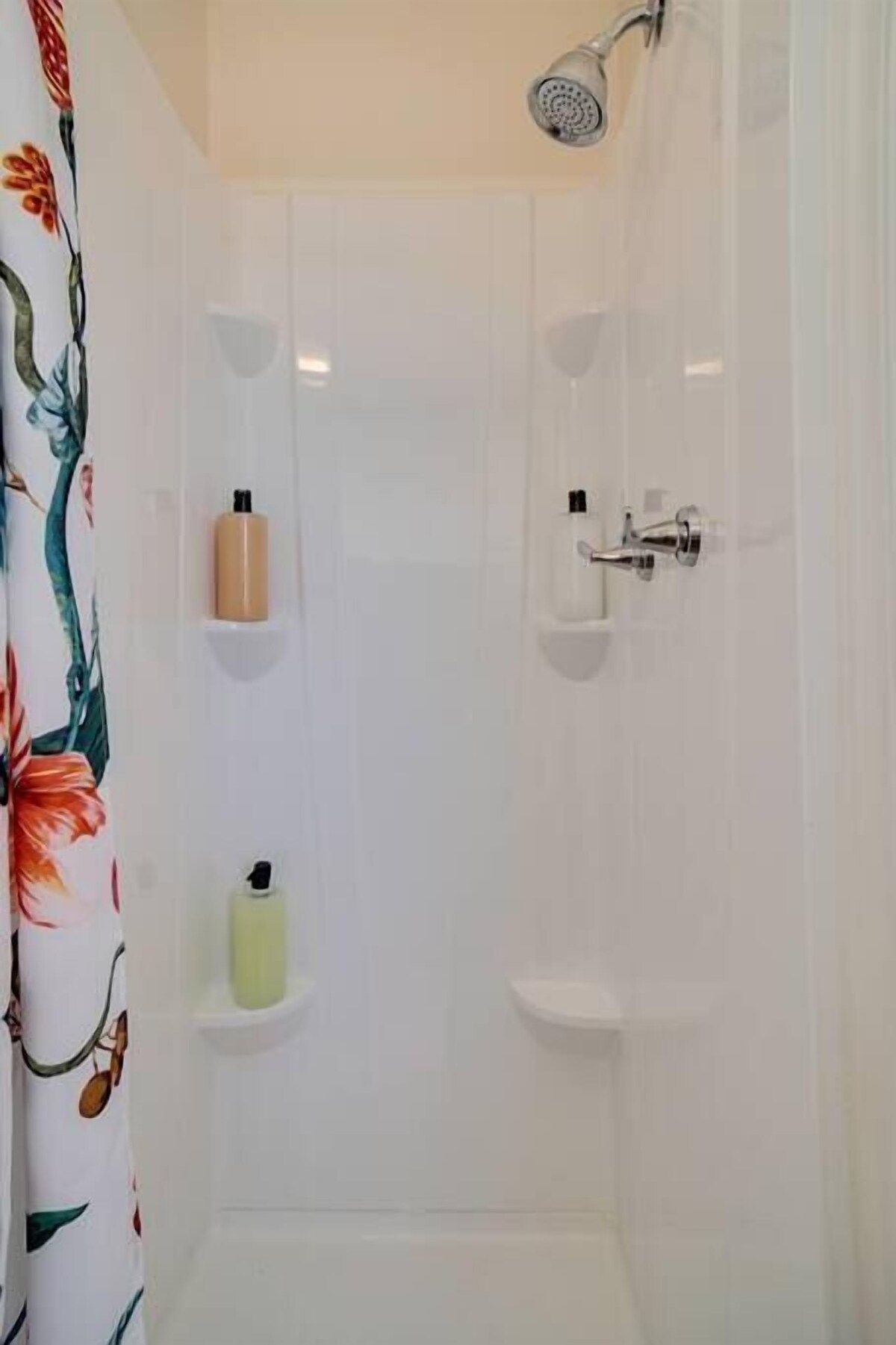 House 9 · *Private Hot Springs* Olive Cabin