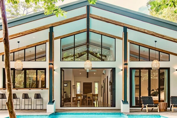 Casa Milo de Nosara, a jungle oasis, minutes walk from the beach