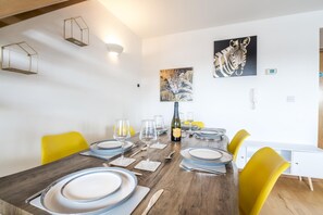 Marina View - 3 Bedroom Apartment - Milford Marina (3210)
