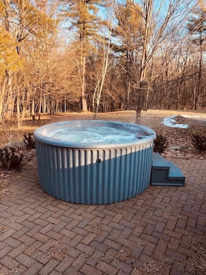 Soak in the hot tub on chilly nights! 