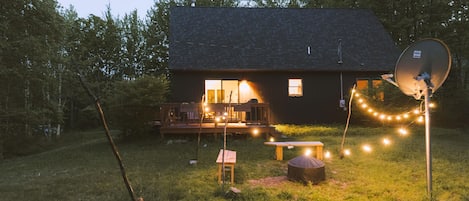 This is the ultimate "unplug" house in the beautiful town of Kerhonkson, home of many famous breweries/cideries. The internet provided at the house is satellite wifi, which isn't great for multiple devices streaming or heavy Zoom calling. This is the place to escape from all of that! 