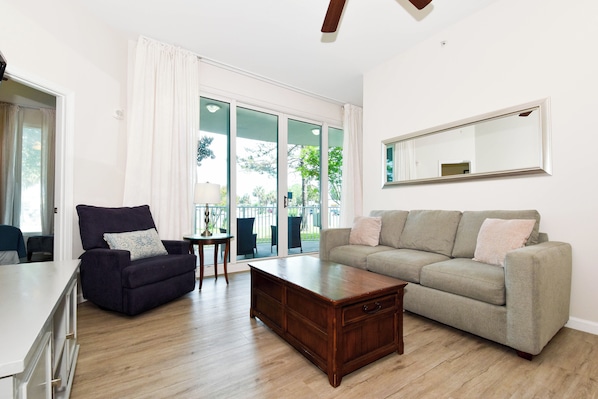 The Palms of Destin 1116 - Living Area