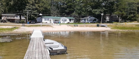 beautiful cottage located on Tallman lake with nice beaches and dock for fishing