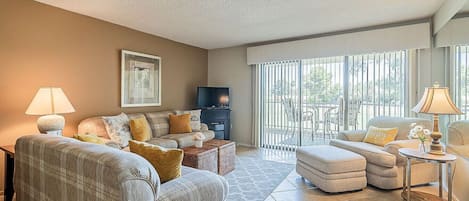 Living room with a beautiful view of the golf course