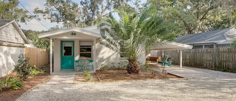 St Simons Island Vacation Rental | 3BR | 1BA | 1 Step Required | 850 Sq Ft