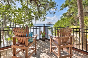 Private Back Deck | Indian River Views | High Chairs | Lighting