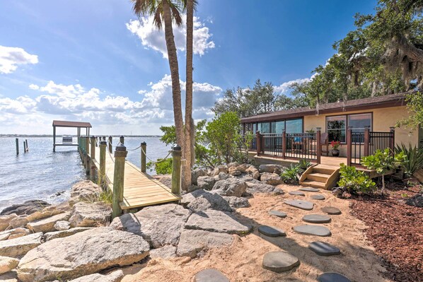 Merritt Island Vacation Rental Studio | 1BR | 600 Sq Ft | 3 Steps To Enter