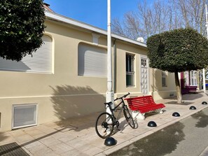 Fahrrad, Rad, Fahrrad-Rad, Eigentum, Himmel, Gebäude, Fahrzeug, Fenster