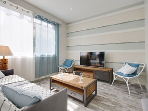 Möbel, Tabelle, Couch, Fenster, Holz, Komfort, Interior Design, Lampe, Wohnzimmer, Fussboden