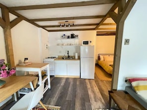full kitchen