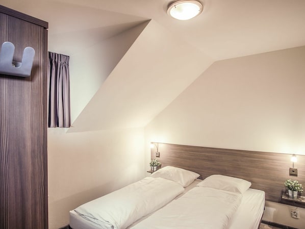 Gebäude, Eigentum, Möbel, Weiss, Licht, Komfort, Holz, Beleuchtung, Bettrahmen, Die Architektur