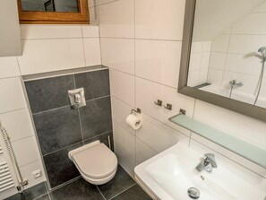 Zapfhahn, Armatur, Spiegel, Sinken, Bad Sink, Badezimmer, Lila, Flooring, Interior Design, Fussboden