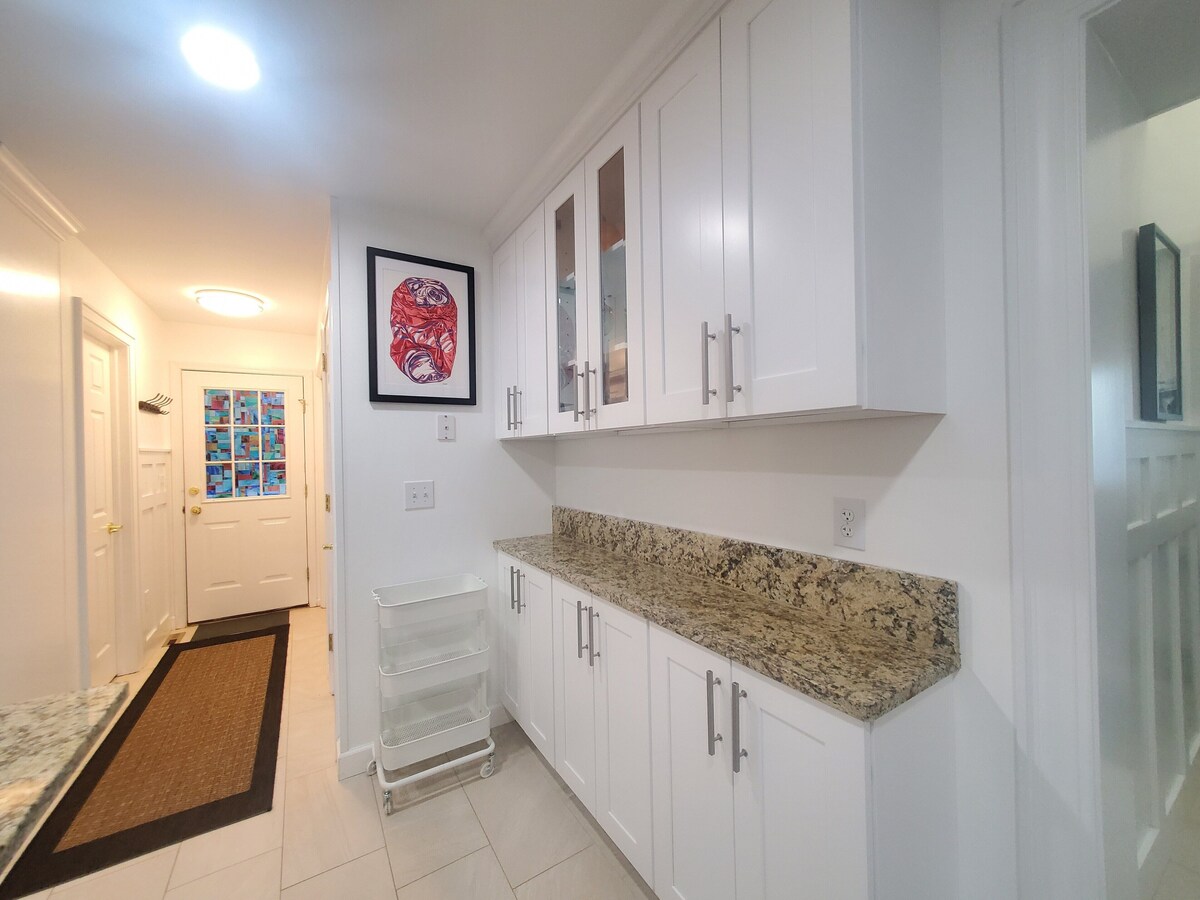 NEW! GREENWICH HOUSE WITH NYC FLAIR/CLOSE TO BEACH & NYC