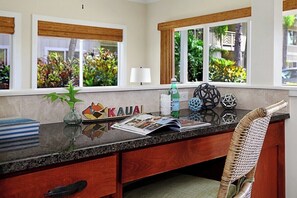 Regency Villas 111 Desk