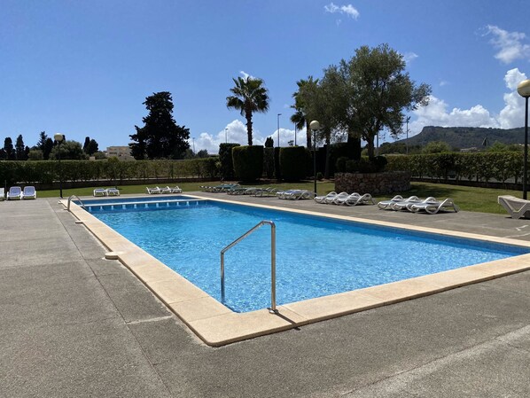 Grosse Pool mit kinderpool
Azalea Pool 

1 min am strand - beach 