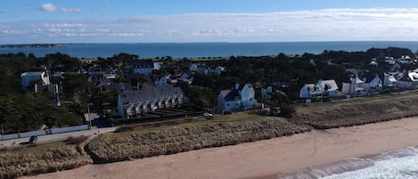 Résidence front de mer vue drone