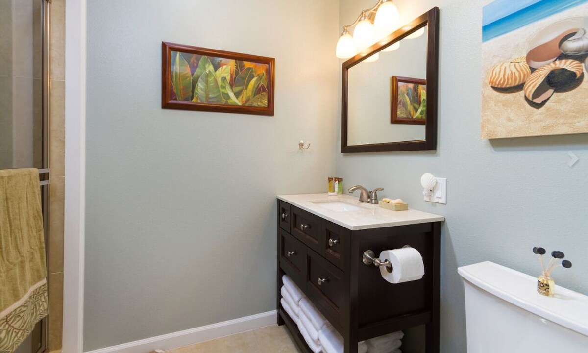 Tropical Waimanalo Home