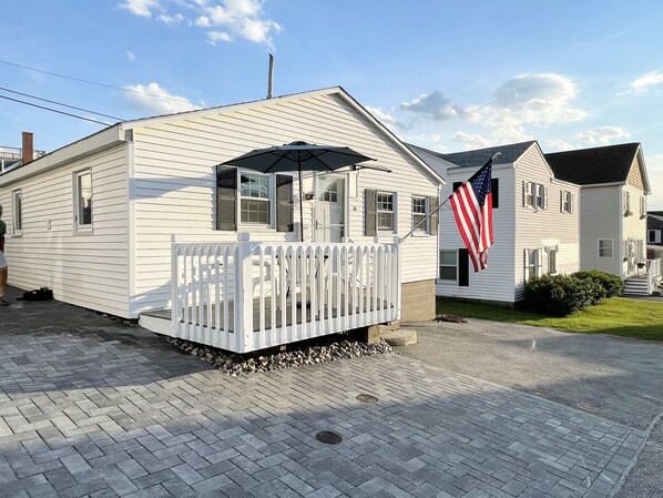 Located in beautiful neighborhood —porch for watching sunsets over the marsh