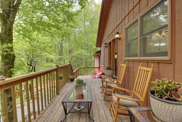 Whittier Vacation Rental | 3BR | 2BA | 1,600 Sq Ft | Stairs Required