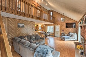 Living Room | Smart TV