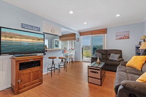 third floor condo with views of the beach and the mountains