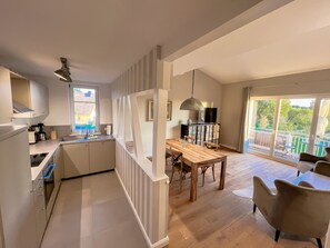 Haus Friesen Appartement 8 - Küche- und Wohnbereich
