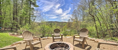 Boone Vacation Rental | 3BR | 3BA | 3-Story Cabin | 1,750 Sq Ft