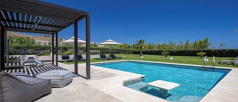 A refreshing dip in the morning will revitalize your body and mind!