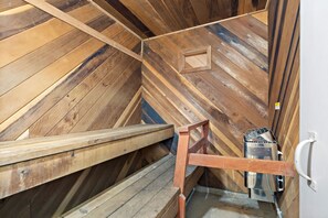 Steam/Dry Sauna - Ground Floor Bathroom Area