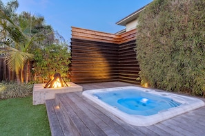 Bain à remous extérieur