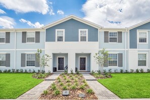 1320 Lava Drive, Windsor Island_01.jpg