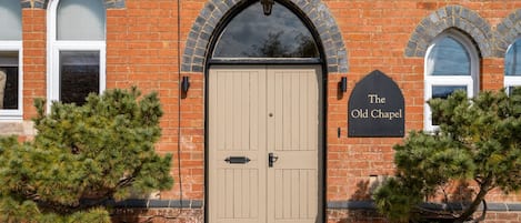 Front entrance, Old Chapel, Bolthole Retreats