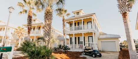 Beach House with golf cart, private balcony! 