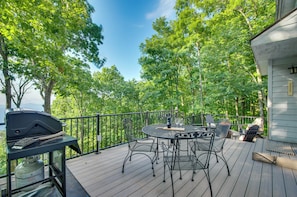 Private Deck