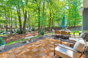 Patio | Outdoor Dining