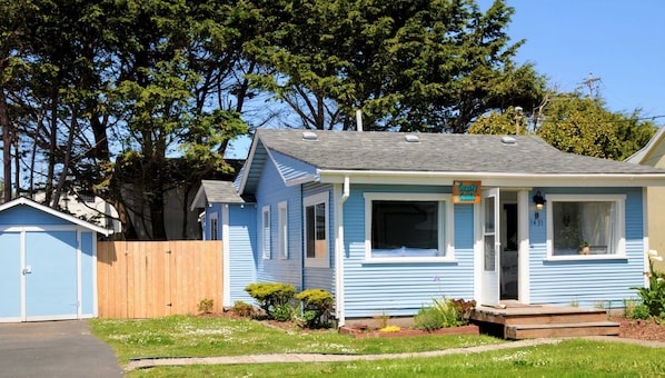 The Coasty Cabin in Lincoln City, Oregon.