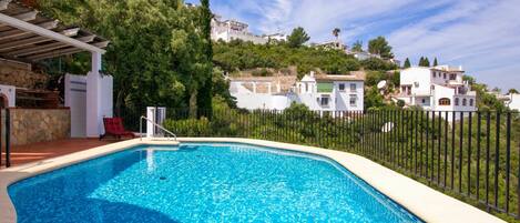 Water, Cloud, Sky, Plant, Property, Building, Swimming Pool, Blue, Azure, Nature