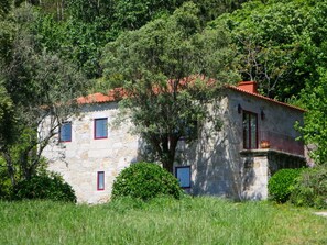 Plante, Bâtiment, Fenêtre, Paysage Naturel, Maison, Arbre, Chalet, Végétation, Porte, Façade