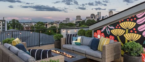 Downtown Nashville skyline views from your private rooftop