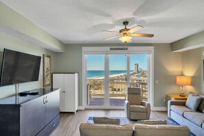 Living Area with Gulf Views