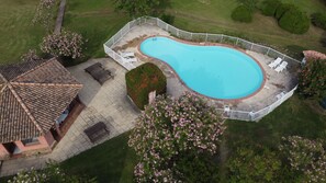 piscine de la résidence vue par drone