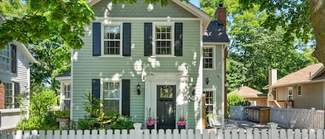 The Rosette House in Old Town Niagara-on-the-Lake