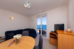Dining room, Living room